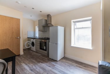 1 bed house, Cyril Crescent, Adamstown, Cardiff, CF241DQ - Image 3